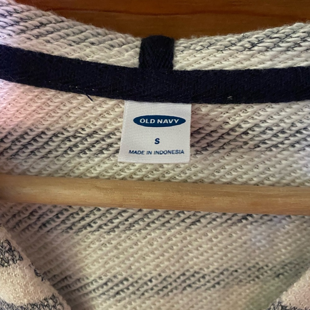 Old Navy hoodie . Cream & navy Striped beach hoodie size small . EUC - Picture 2 of 7